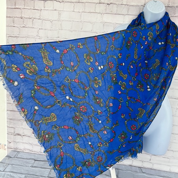 Talbots blue Christmas infinity scarf - Picture 4 of 10